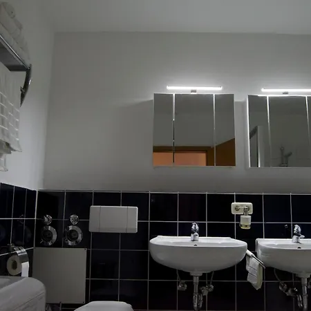 Sleep & Go - Vierbettzimmer Mit Gemeinschaftsbad Sonthofen